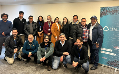 Pescadores, productores y representantes del sector público y privado se reúnen para trabajar por la sustentabilidad del calamar gigante